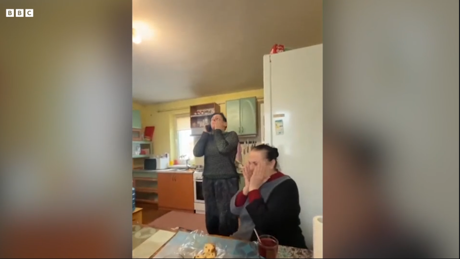 VIDEO/ U shpall i vdekur në luftë, familja zbulon pas 3 vitesh se ushtari ukrainas ishte gjallë