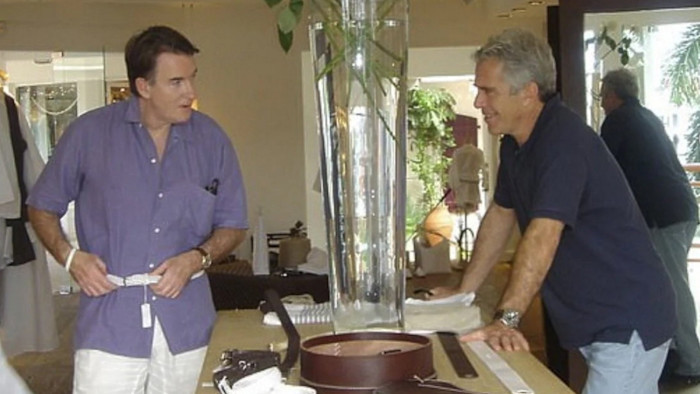 Dyshohet se ndau informacione sekrete të qeverisë me Jeffrey Epstein! Nis hetimi ndaj ish-ambasadorit britanik në SHBA