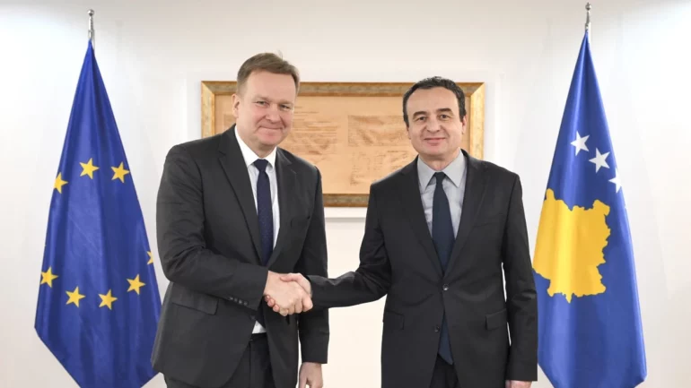 ​Kryeministri i Kosovës takim me përfaqësuesin e BE Sorensen, Kurti: Normalizimi i raporteve me Serbinë vetëm përmes njohjes reciproke
