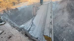 Rrëshqitja e dheut në aksin Përrenjas-Librazhd, ARRSH nis punën për demontimin e urës