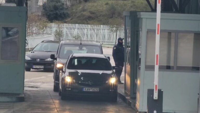 Tentoi të dilte nga Shqipëria me dokumente false, arrestohet 55-vjeçari