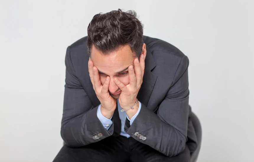 “Kimikatet e përditshme” përshpejtojnë plakjen tek burrat e moshës së mesme, ja ku gjenden këto substanca