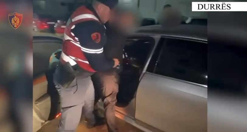 “Shqiponjat” aksion në Durrës/ Kontrolle për armë dhe drogë, arrestohen pesë persona (VIDEO)