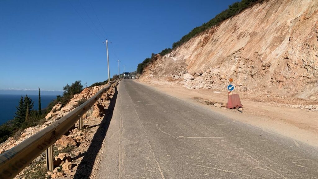 Shpërthim i kontrolluar në Llogara, synohet hapja e trasesë së rrugës