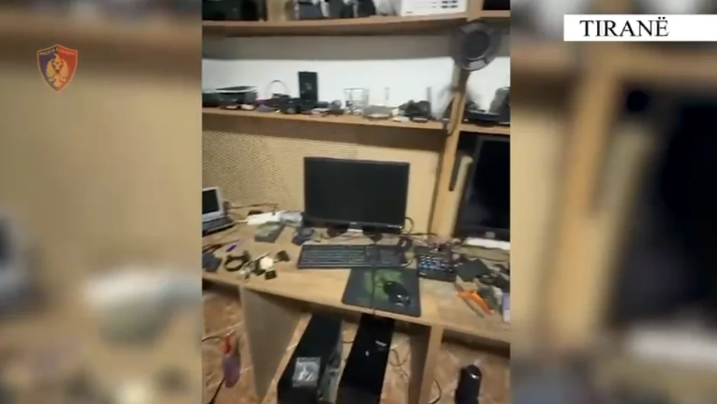 Sekuestrohen 2200 tableta ekstazi, arrestohen dy kushërinjtë që e kthyen banesën në laborator droge