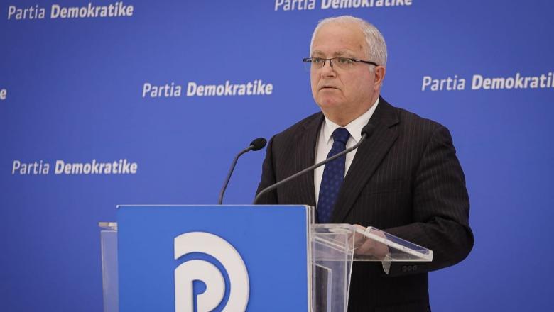 Ish-deputeti demokrat ‘thumbon’ protestën e opozitës: Kjo PD është bërë për në muzeun e humorit