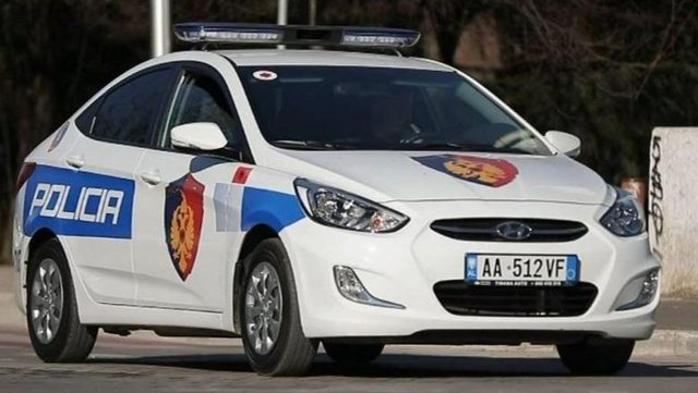EMRI/ Dhunoi babanë, vëllanë dhe u arratis, arrestohet pas gati 3 muajsh i riu