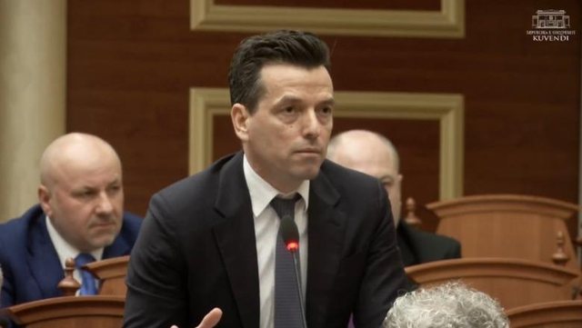 Sekretariati i Etikës merr vendimin, Agron Shehaj përjashtohet nga Kuvendi për 20 ditë