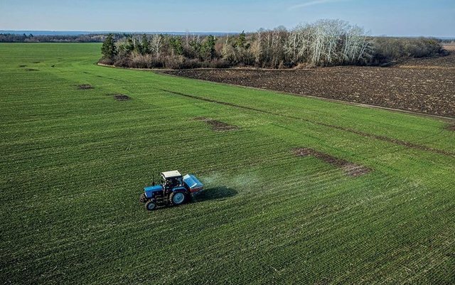 Miratohet buxheti për vitit 2026 për Ministrinë e Bujqësisë, ja sa do të përfitojnë bujqit dhe blegtorët