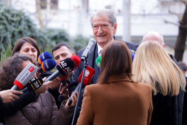 “Nuk ekziston në histori një shtet i tillë”/ Berisha: Në shtetin e Irenës me 5 mbiemra ka vetëm krim në vazhdim