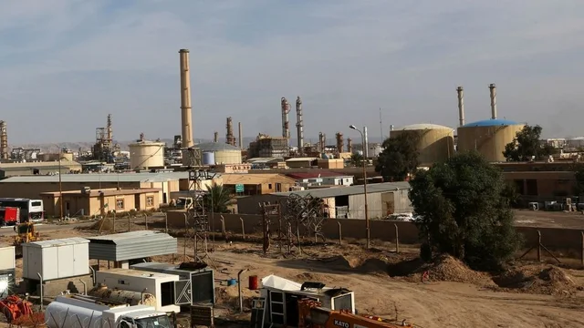 Prodhimi i naftës në Irak ka rënë me 70% për shkak të situatës në Ngushticën e Hormuzit