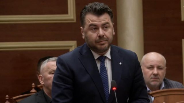 Protesta në Rrjoll/ Kapri: Policë me kapuçë të zinj rrahin banorët me shkop gome