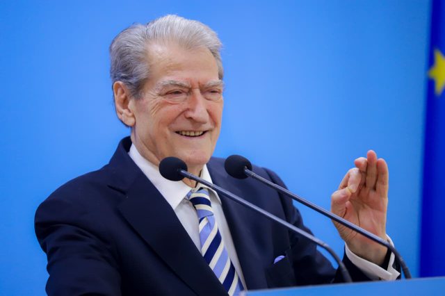 “Rama dhe Balluku hajdutë të pangopur”/ Protesta e radhës e PD? Berisha: Shumë shpejt data dhe ora për kryengritjen më të fuqishme