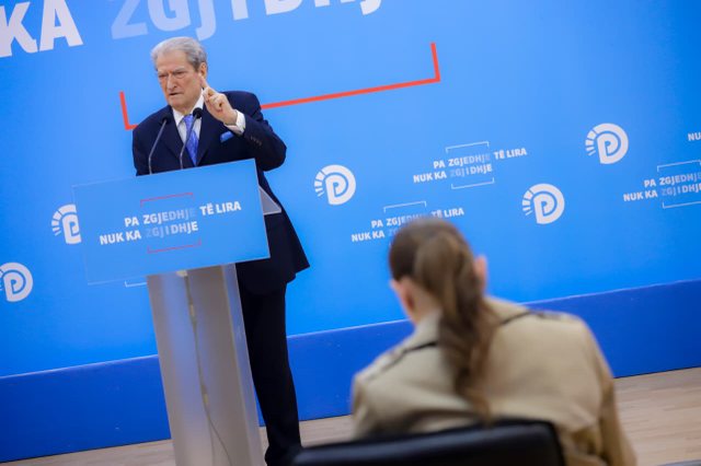 Berisha: Adriana Kalaja ka marrë kërcënime me jetë nga Linda Rama dhe kryeministri