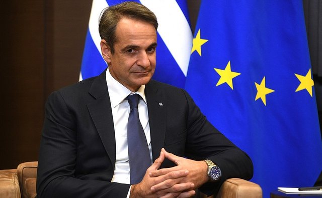 Kryeministri Mitsotakis rrit pagën minimale në 920 euro