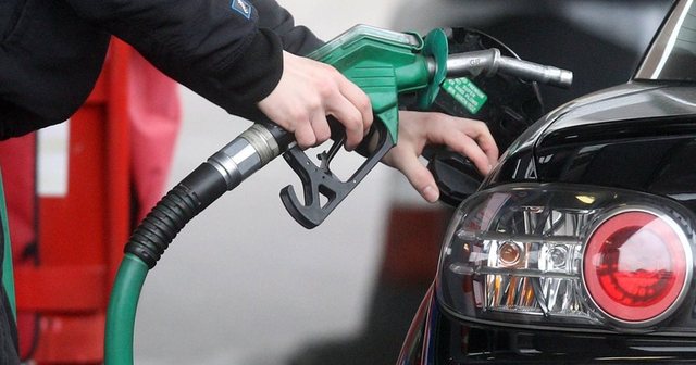 Nëse çmimi vazhdon 200 lekë/litër, shqiptarët do paguajnë 200 mln euro më shumë këtë vit për naftën