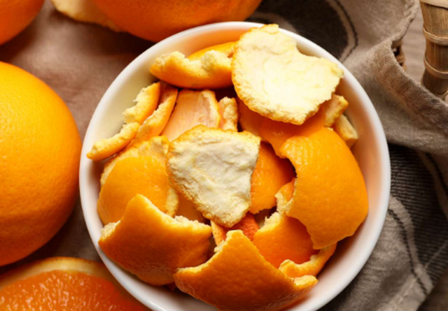 A duhet ta hani shtresën e bardhë të një portokalli? Nutricionistët zbulojnë se çfarë përmban ajo