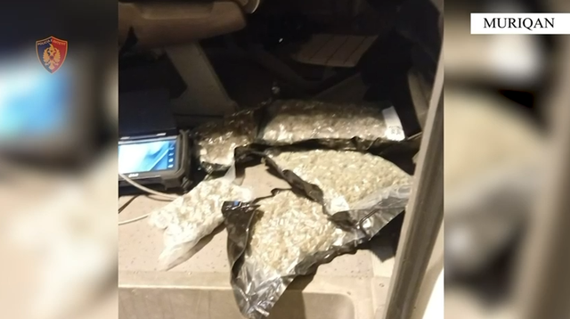 Goditen dy raste të jashtëligjshme në Muriqan, kapen 38 mijë € dhe tetë qese me kanabis
