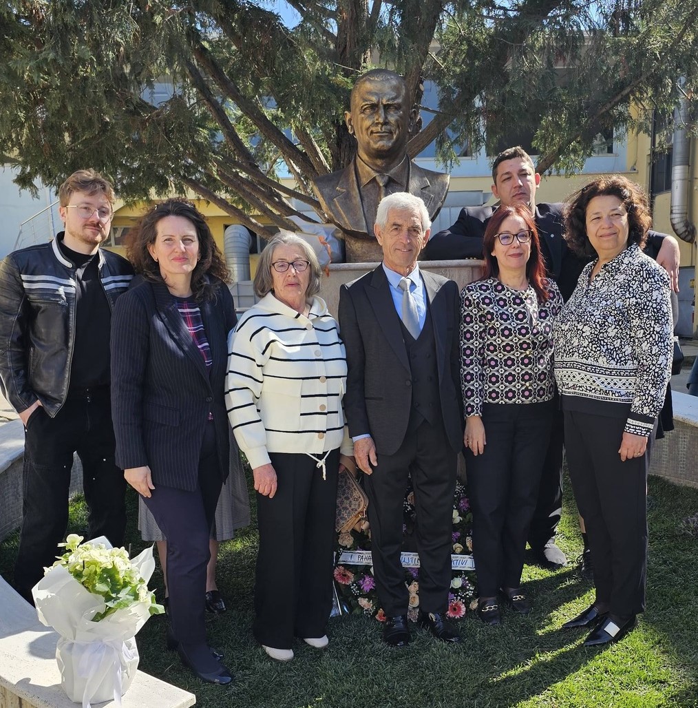 Bronzi që ringjall kujtimin e Artur Bujarit