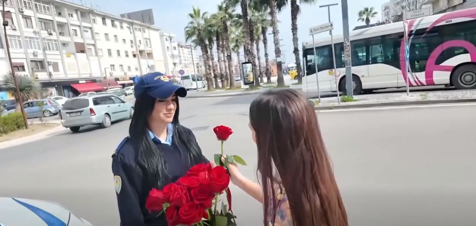 Sako uron 8 Marsin me një video të veçantë me profesionistet e ndryshme të Durrësit