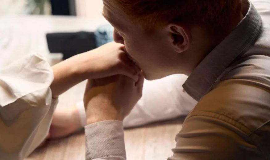 Në këtë vend, puthja e dorës së një gruaje pa pëlqim mund të konsiderohet ngacmim seksual