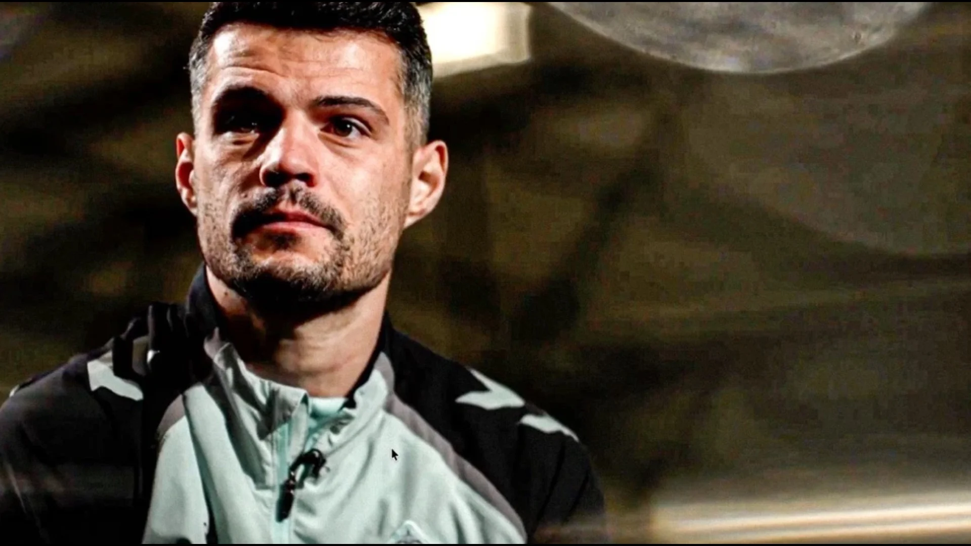 Mes emocioneve dhe kujtimeve, Granit Xhaka nuk i mban lotët në rrëfimin prekës