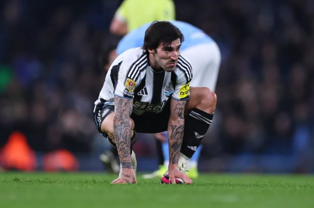 Dy klubet e Mançesterit kërkojnë mesfushorin italian