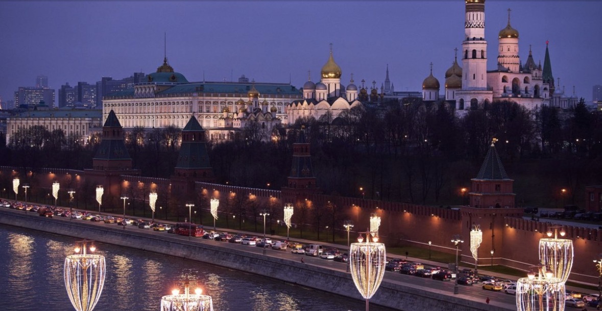 Moska në ‘terr’, bllokohet WhatsApp, Telegram dhe YouTube/ Putin rrit masat e sigurisë pas “asgjësimit” të Khameneit 