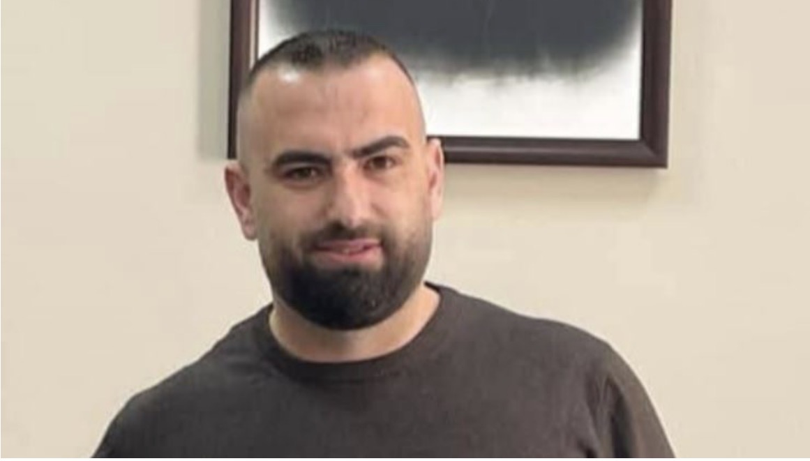 Iu zbulua “shtëpia e barit” në banesë, vetëdorëzohet drejtori i burgut të Rrogozhinës