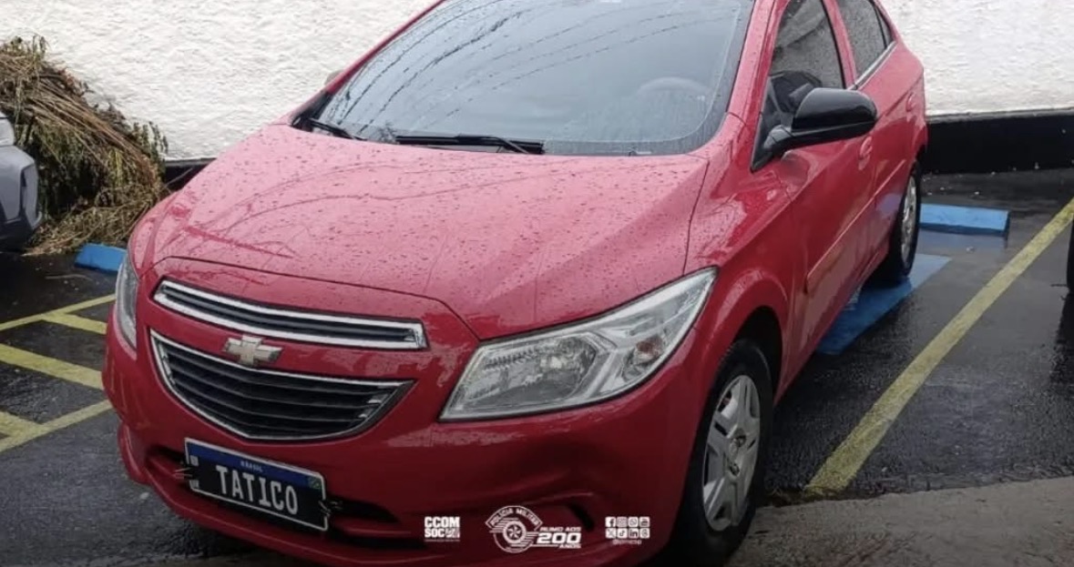 Vidhet një makinë në Sao Paulo, brenda ishte edhe një foshnjë dy muajshe! Arrestohet autori