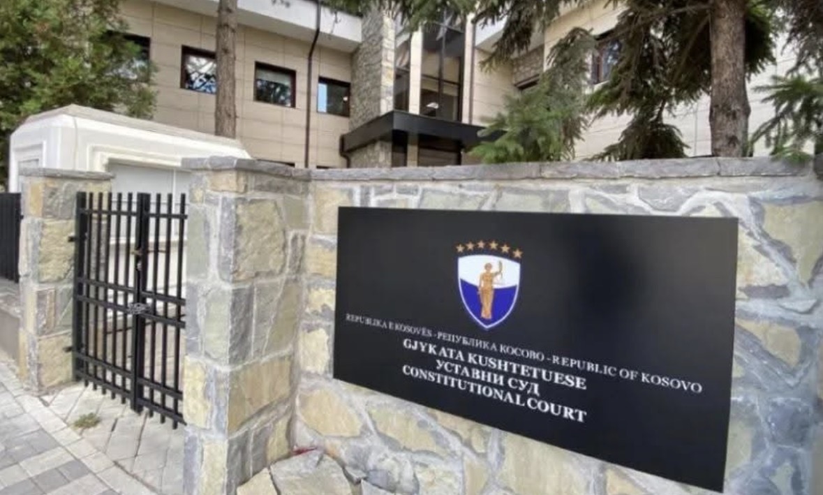 Iu drejtua Kushtetueses për emërimin e anëtarëve në KQZ, kritikohet Presidentja Osmani