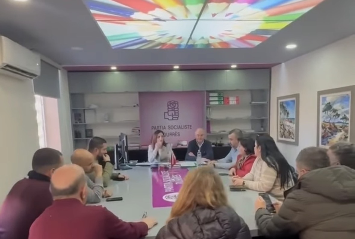 Sako zhvillon takim me strukturat e PS në Lagjen 1 të Durrësit