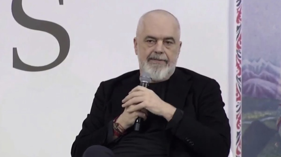 “Në sofrën e Hënës”, Rama promovon librin e ri: U nxita nga disa miq myslimanë