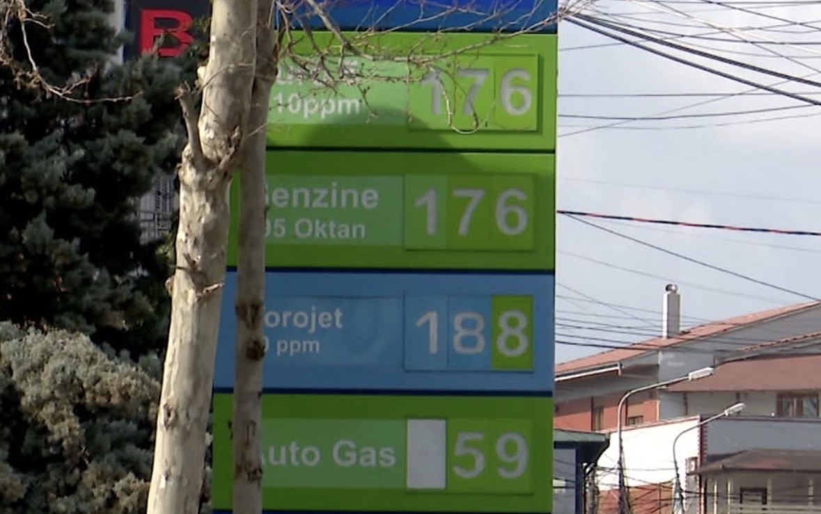 Nafta rritet lehtë në disa pika karburantesh, grosistët po vëzhgohen nëse abuzojnë