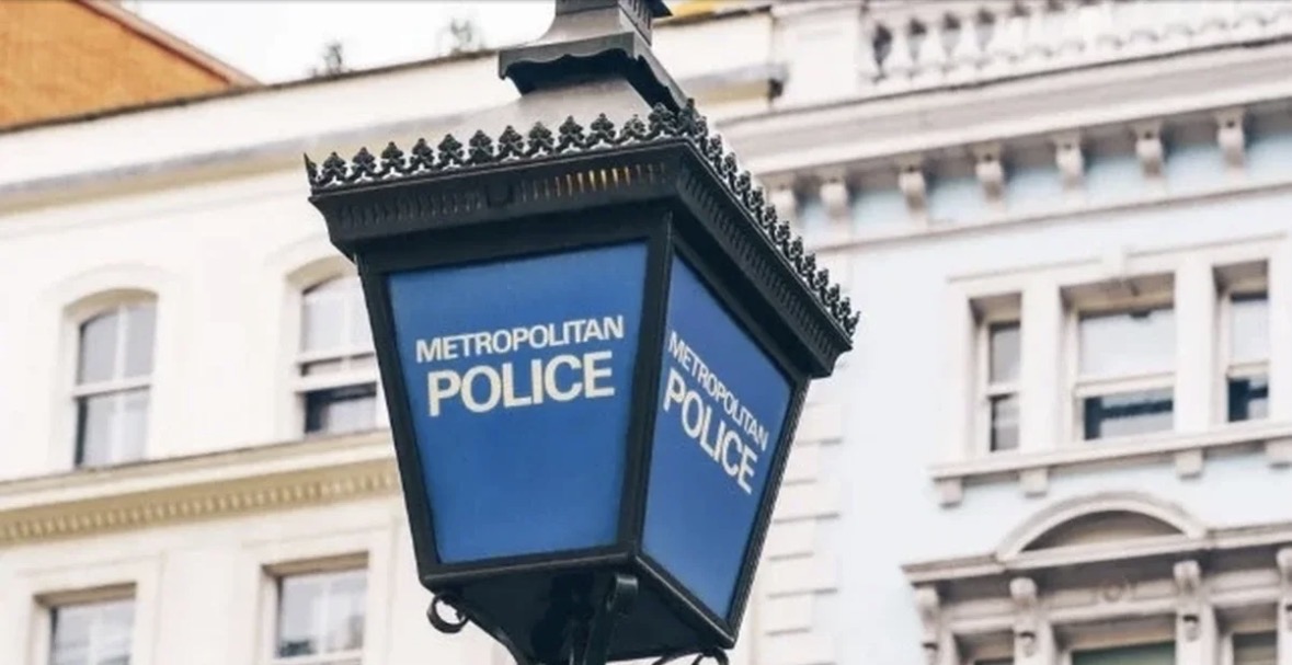 Dyshohen se ndihmonin shërbimin sekret të Iranit, Britania arreston katër persona 