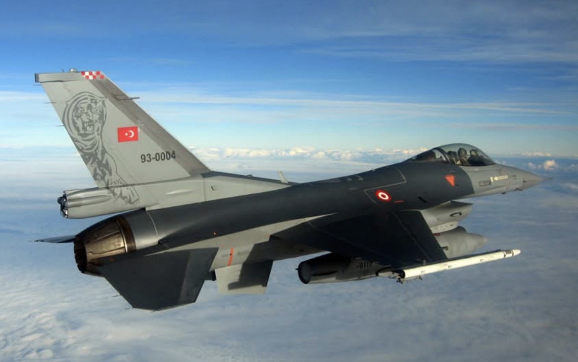 Turqia gati të vendosë avionët luftarakë F-16 në Qipro