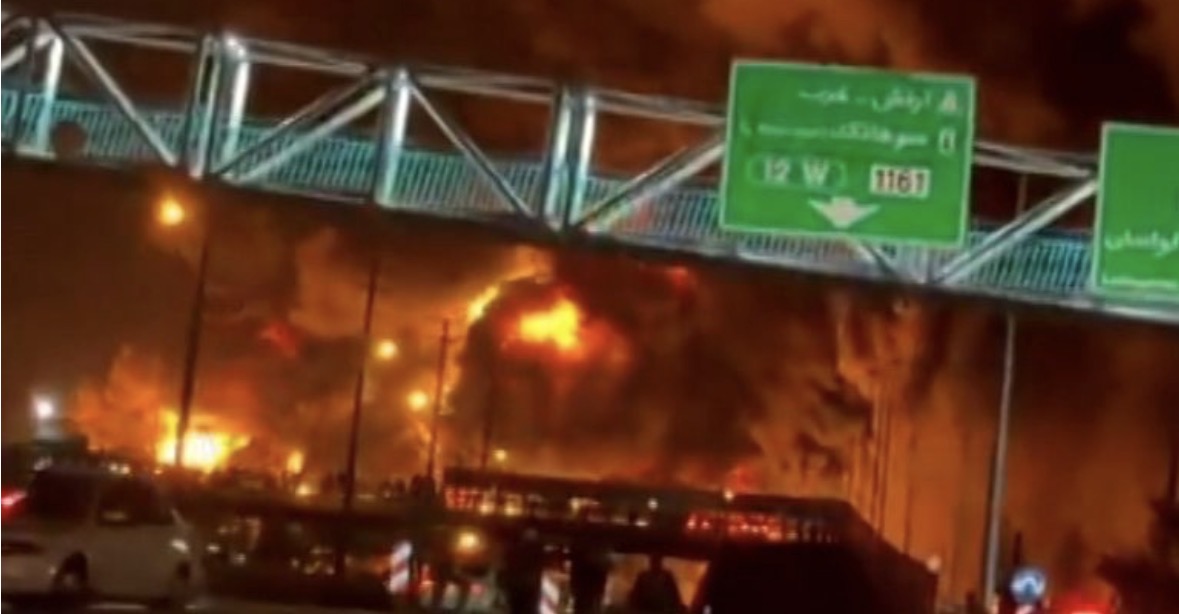 OBSH paralajmëron: Po bie shi i përzier me naftë në Iran