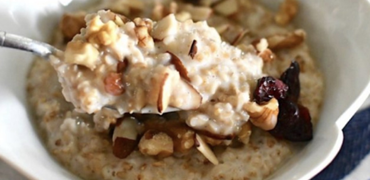 A është ide e mirë apo një gabim tjetër dietik konsumi i tërshërës në darkë? Ja ç’thonë studimet 