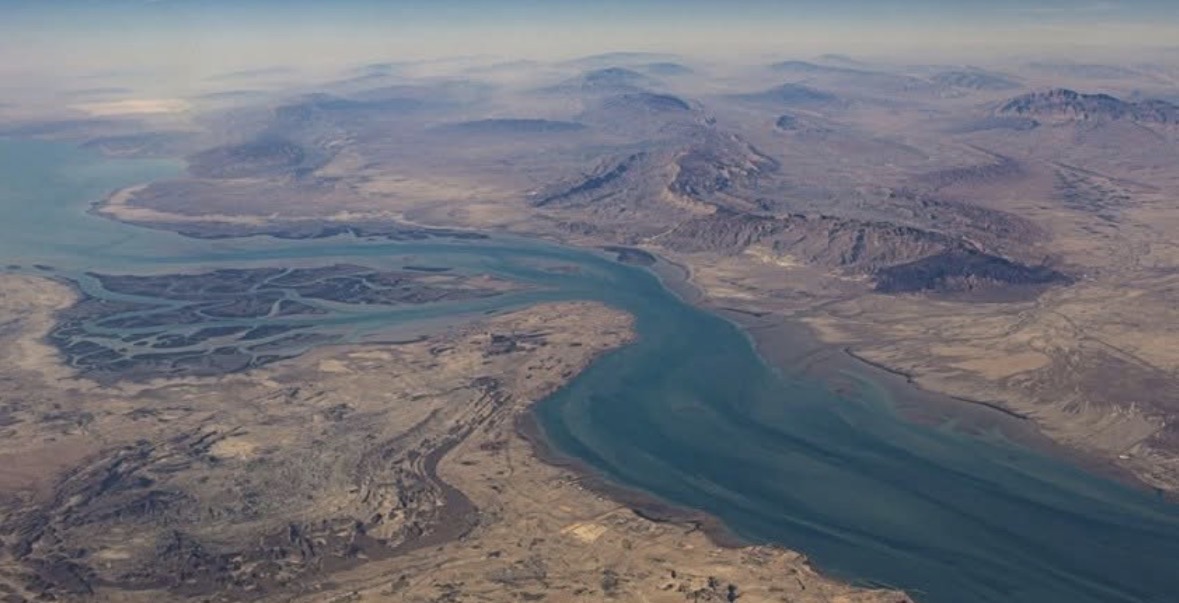 Teherani: Anijet mund të përdorin Ngushticën e Hormuzit nëse koordinohen me marinën iraniane