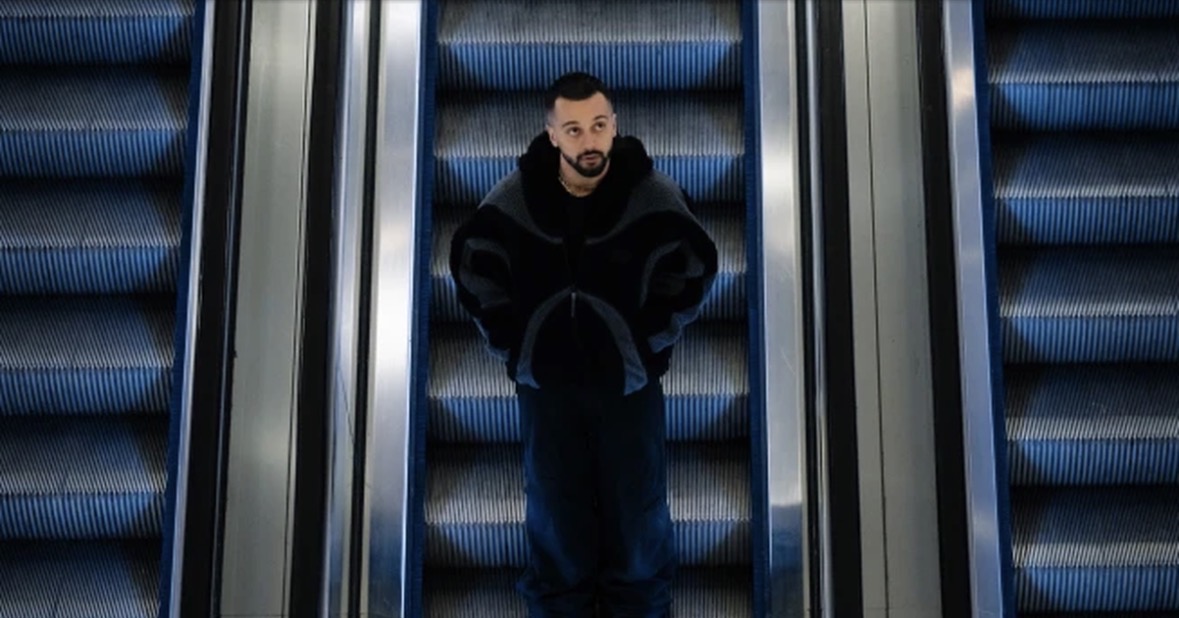 “Ku o se kam me vra”- Gjesti del sot para gjykatës për konfliktin me pronarin e kompanisë muzikore 