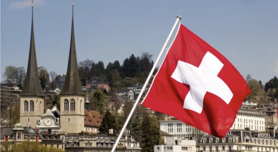 Zvicra refuzon fluturimet për avionët amerikanë për shkak të luftës me Iranin