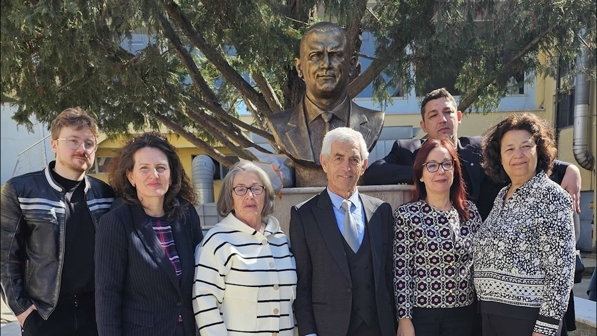 Bronzi që ringjall kujtimin e Artur Bujarit