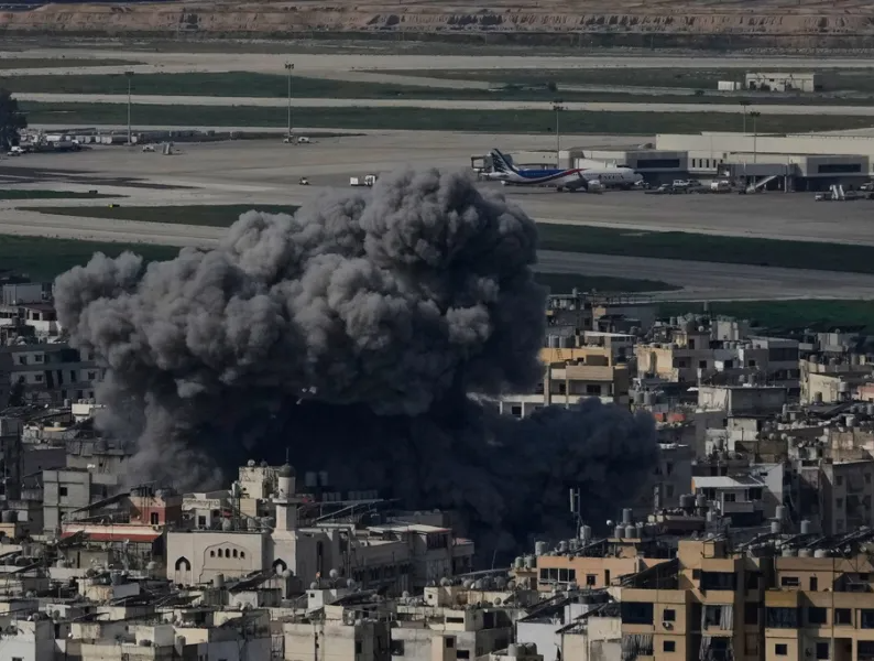 Irani kërcënon ambasadat e Izraelit në mbarë botën, shpërthime në Bejrut dhe në jug të Libanit