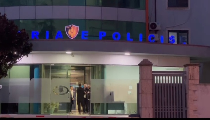 Durrës/ 91-vjeçari godet me sende të forta në kokë dhëndrin (VIDEO)