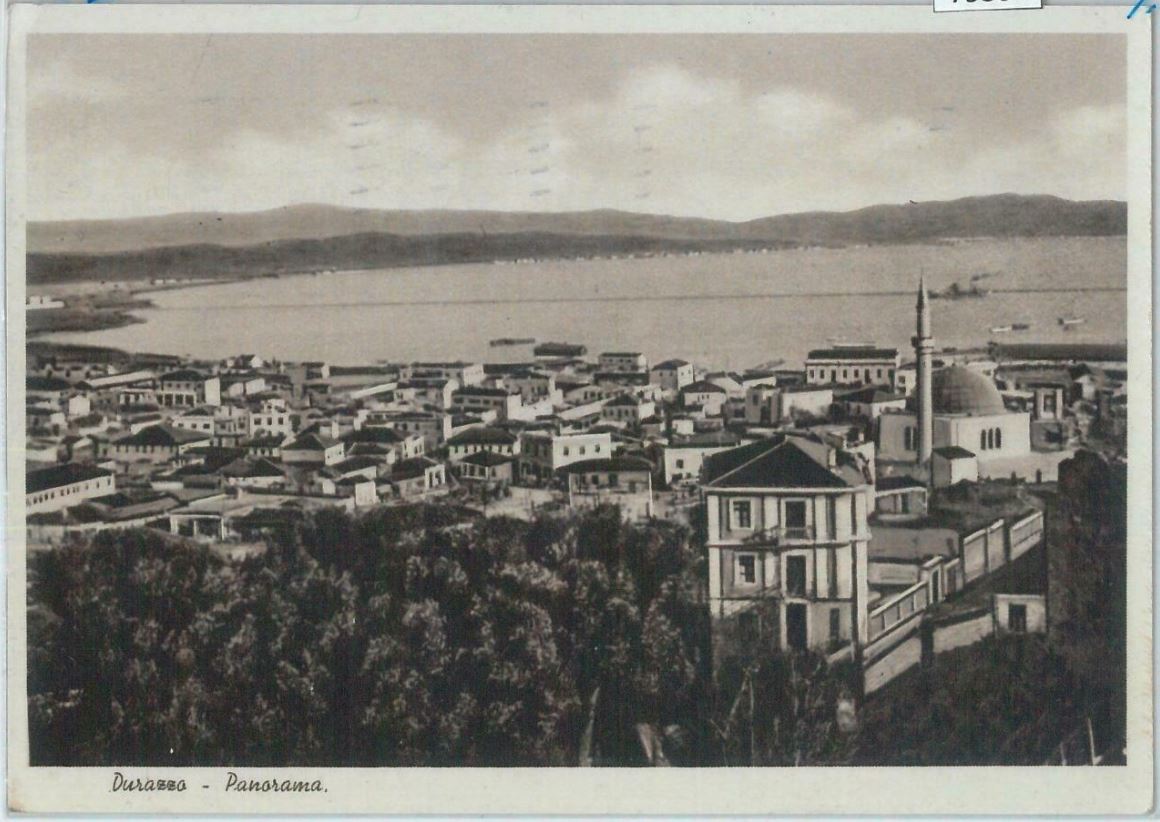 Nga konferencat fashiste në majat e pushtetit komunist: Fytyrat me dy anë të historisë shqiptare