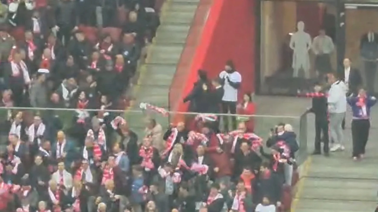 Goli i Zielinski në Varshavë, polakët provokojnë tifozët shqiptarë në tribuna