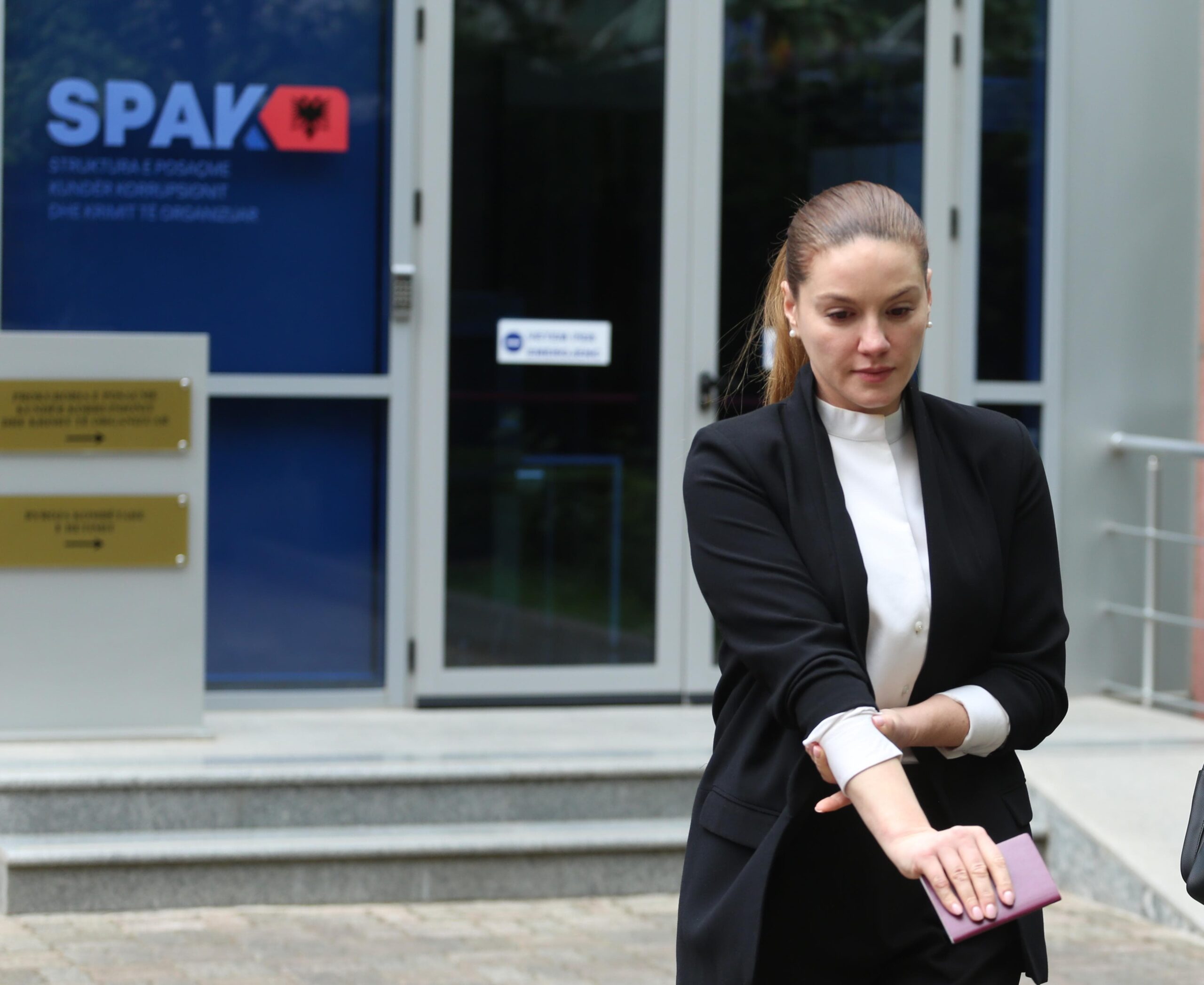 Gjyqi ndaj Veliajt dhe të tjerëve, GJKKO shqyrton sot kërkesën e Ajola Xoxes, bashkëshortes së kryebashkiakut!