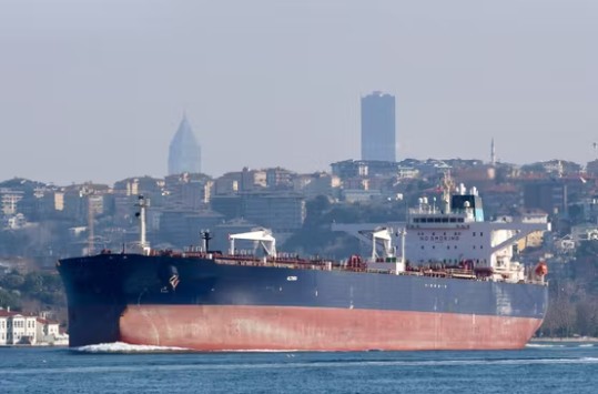Goditet me dron një anije cisternë që transportonte naftë pranë Bosforit, autoritetet turke: Rrezik serioz për sigurinë rajonale!