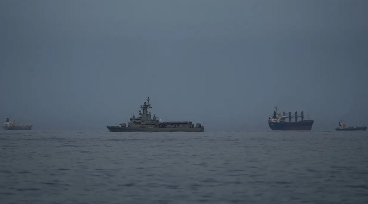 Lëvizje e pazakontë nga Teherani: Bllokohen edhe anijet kineze në Ngushticën e Hormuzit