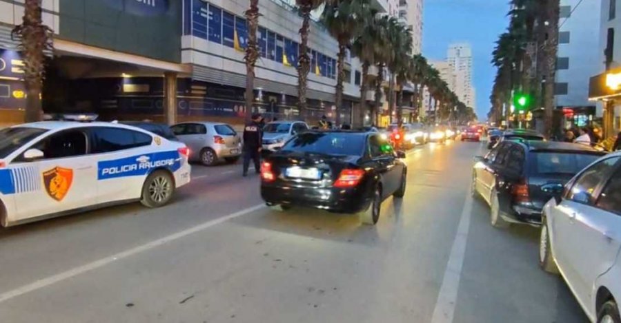 Shoferja në Durrës përplas policin me motor, efektivi përfundon në spital